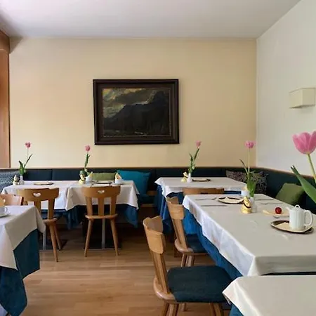 Zima Hotel 3*